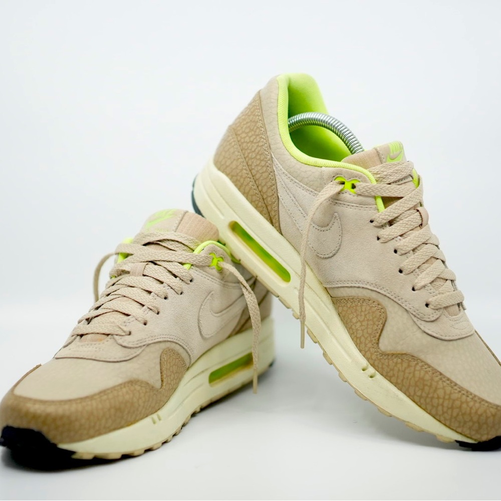 Nike Air Max 1s, Gently Used Men’s Sz 10 Women’s 12
